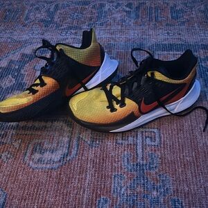 nike men’s kyrie irving 2 basketball shoes